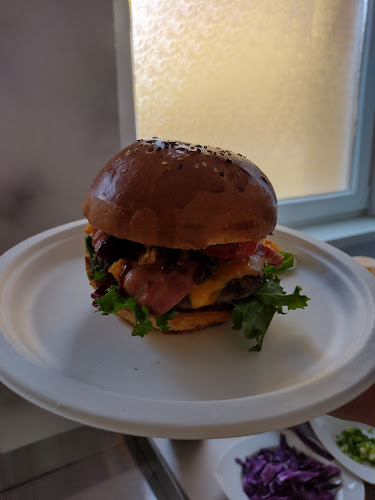 Cukráreň a kaviareň VČIELKA - Gastronómia a pohostinstvo