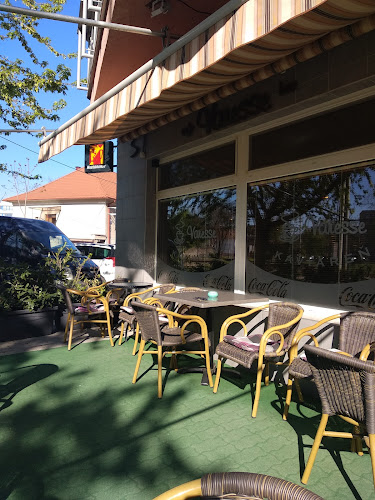 Kaviareň Varesse - Gastronómia a pohostinstvo