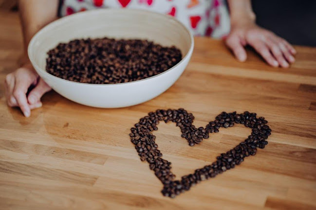 Jolka - kaviareň a pražiareň kávy / cafe & coffee roastery - Ružinov