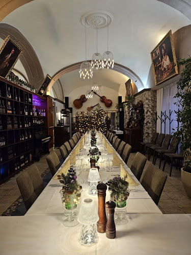 Opinii despre Muzika Restaurant în Bojnice - Gastronómia a pohostinstvo