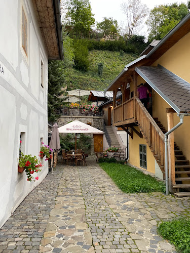 19, Nám. sv. Trojice 23, 969 01 Banská Štiavnica