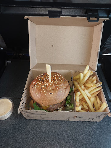 Opinii despre Dinero Bar în Dražovce - Gastronómia a pohostinstvo