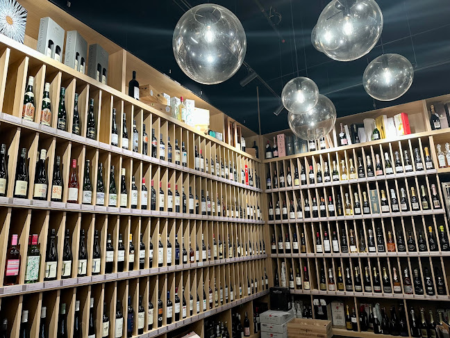 Opinii despre Wine Bar & Tapas by Provino în Ružinov - Gastronómia a pohostinstvo