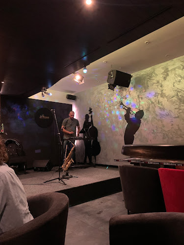 Comentarii opinii despre Momo Music Bar & Restaurant