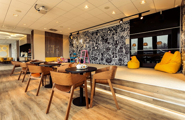 Monsters Cafe and Bar