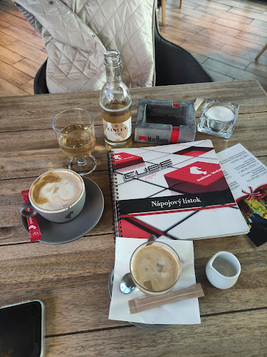 CUBE CAFÉ - Staré Mesto