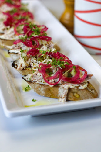 Opinii despre Gatto Matto Rusovce în Rusovce - Gastronómia a pohostinstvo