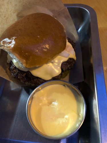 Opinii despre Burger Bar în Staré Mesto - Gastronómia a pohostinstvo