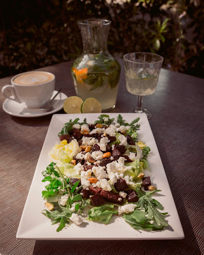 Kaviareň Varesse - Gastronómia a pohostinstvo