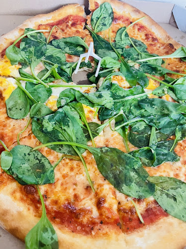 Pizza Pazzo & Fresh Salads - Malacky