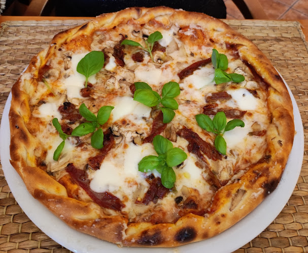 Opinii despre Pomodoro Rosso în Petržalka - Gastronómia a pohostinstvo