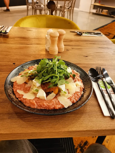 Zadunajská cesta 3557/10, 851 01 Petržalka