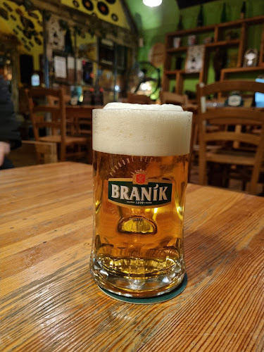 Opinii despre Bernard Club în Staré Mesto - Gastronómia a pohostinstvo