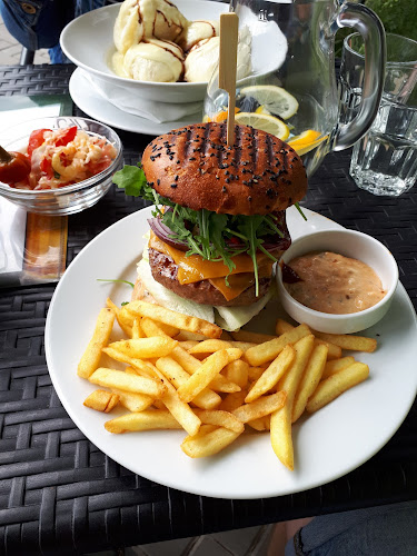 Opinii despre Safari pub & restaurant în Zlatovce - Gastronómia a pohostinstvo