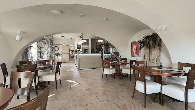 Opinii despre Zámocká kaviareň în Holíč - Gastronómia a pohostinstvo