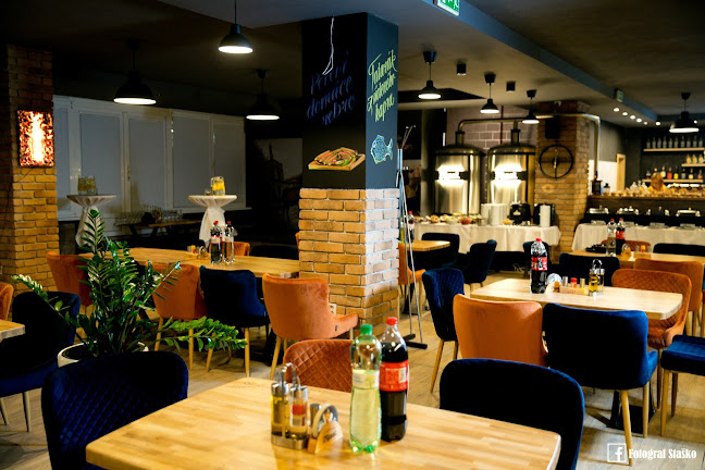 Central pub & restaurant