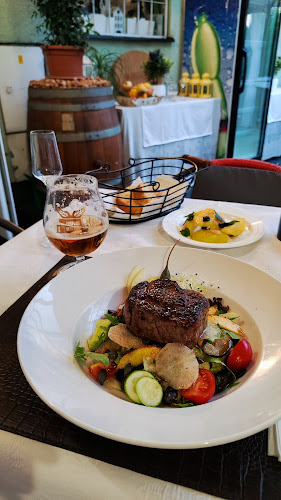 Opinii despre La Famille Caffe and restaurant în Žilina - Gastronómia a pohostinstvo