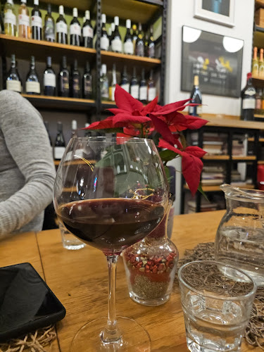 Opinii despre Vinotéka Trunk în Staré Mesto - Gastronómia a pohostinstvo