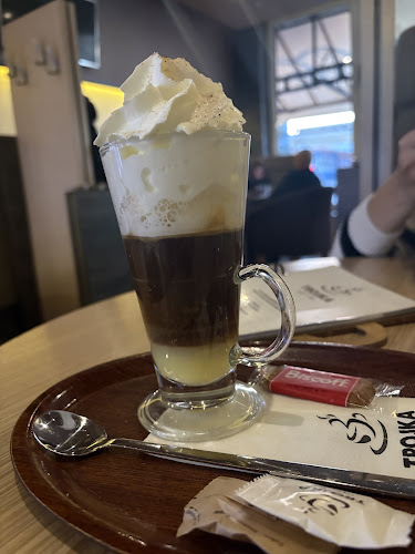 TROJKA cafe - bar - Gastronómia a pohostinstvo