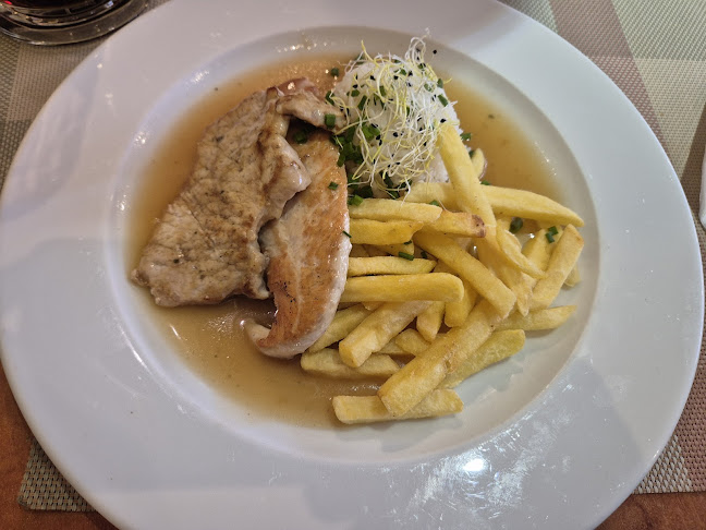 Opinii despre Cosmopolitan în Banská Bystrica - Gastronómia a pohostinstvo