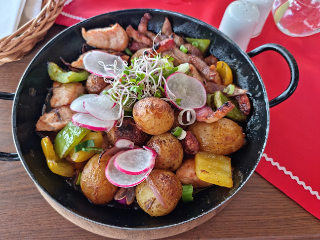 Koliba Kamzík Michalská - Gastronómia a pohostinstvo