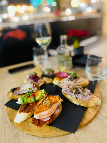 Wine Bar & Tapas by Provino - Gastronómia a pohostinstvo