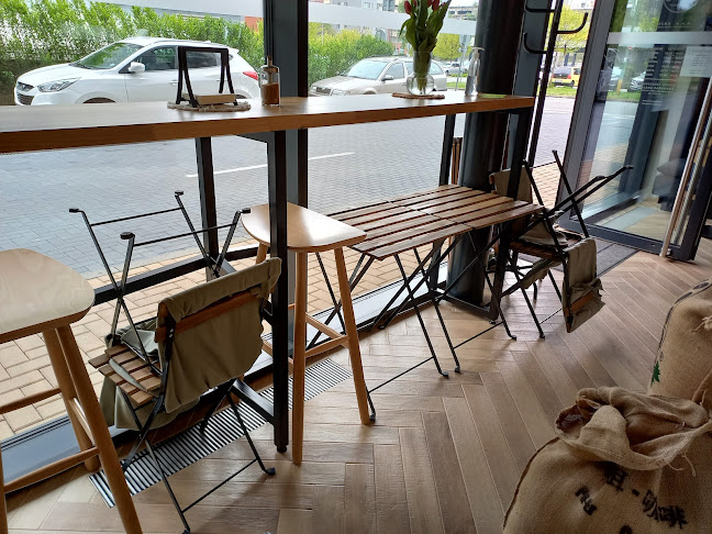 Jolka - kaviareň a pražiareň kávy / cafe & coffee roastery