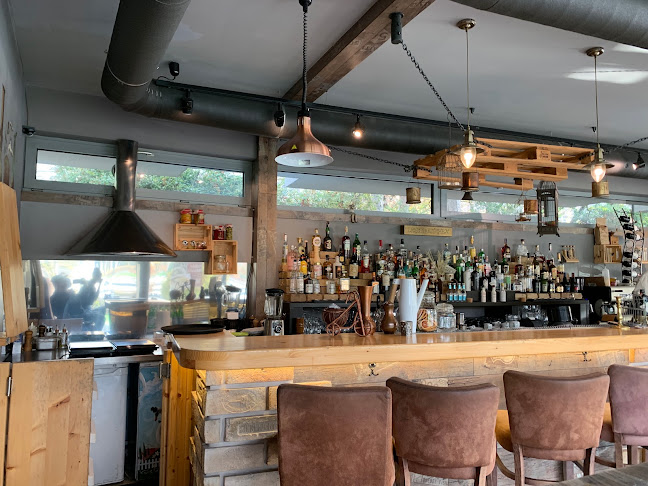 Opinii despre Savage Bistro Bar & Restaurant în Staré Mesto - Gastronómia a pohostinstvo