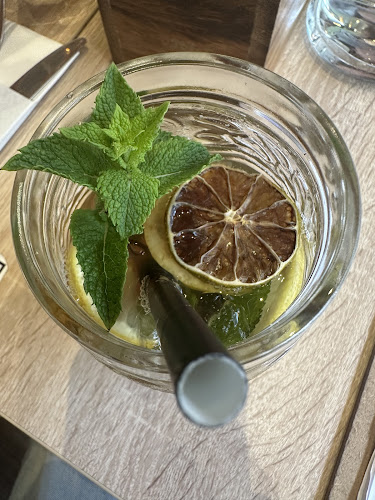 Opinii despre Fat Louis Burger în Bratislava - Gastronómia a pohostinstvo