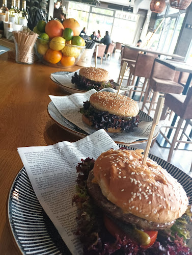 Savage Bistro Bar & Restaurant - Gastronómia a pohostinstvo