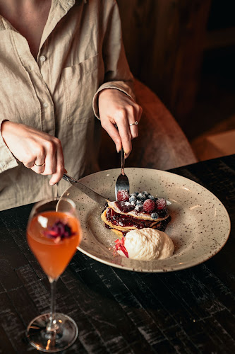 Opinii despre Spitz restaurant and bar în Vysoké Tatry - Gastronómia a pohostinstvo