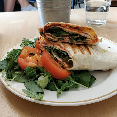 Sedmokrásková 6, 821 01 Bratislava