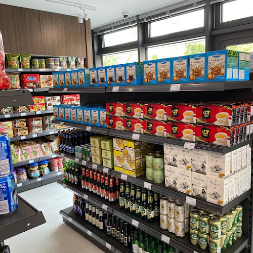 Anan Bistro & Grocery Store