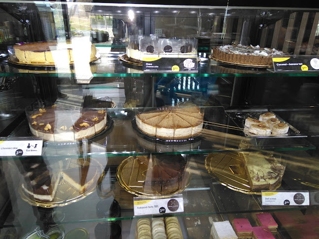 Opinii despre Monsters Cafe and Bar în Petržalka - Gastronómia a pohostinstvo