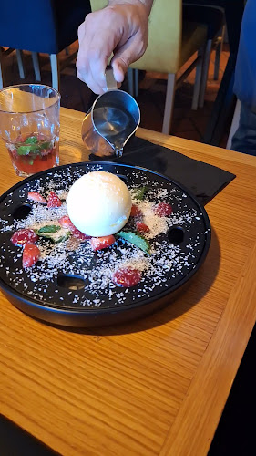 LeTorri - Restaurant & Bar