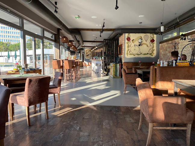 Savage Bistro Bar & Restaurant