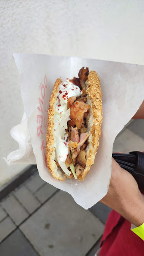 Döner Kebab u Hadisa - Gastronómia a pohostinstvo