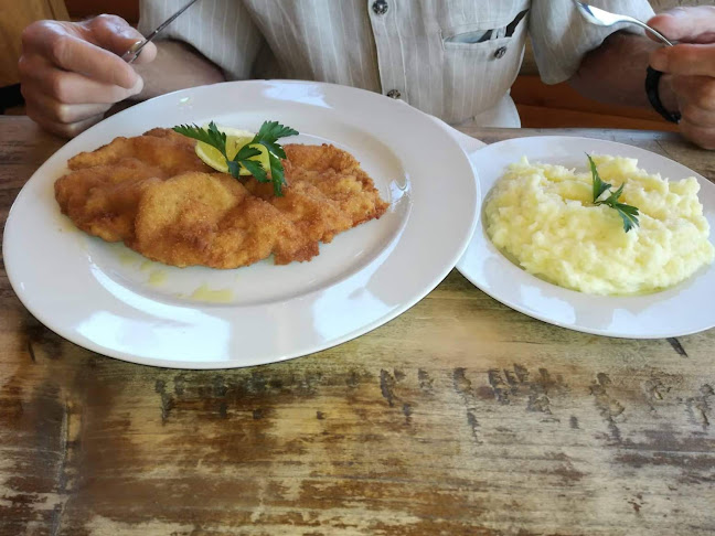 Koliba Zlatá podkova - Sídlisko KVP