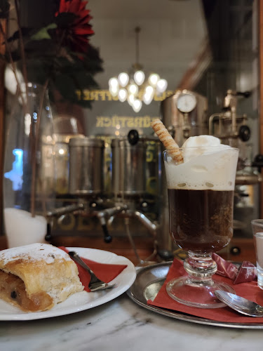 Cafe Mayer - Gastronómia a pohostinstvo