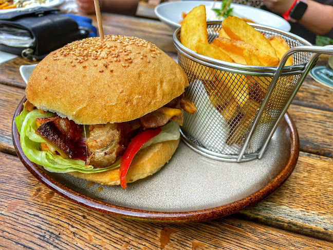 Woodstock Bar&Restaurant