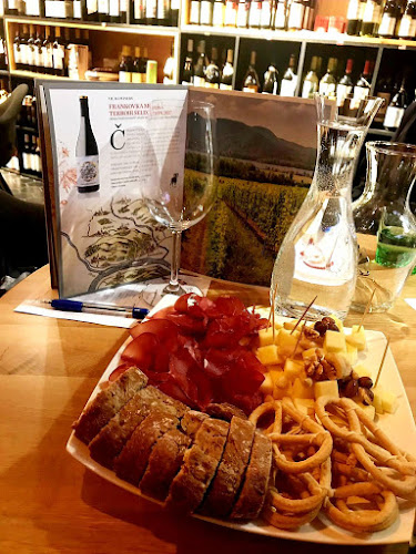 OC Vajnoria, Pri starom letisku 2, 831 07 Bratislava