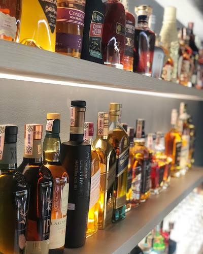 Vináreň - Kaviareň - LARC - Gastronómia a pohostinstvo