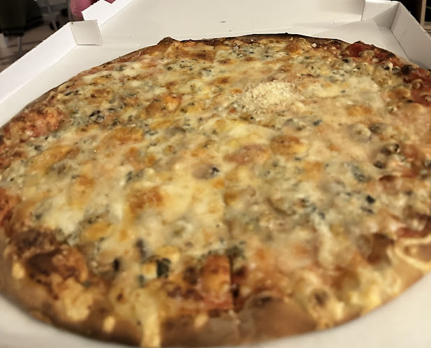Opinii despre Pizza în Bratislava - Gastronómia a pohostinstvo