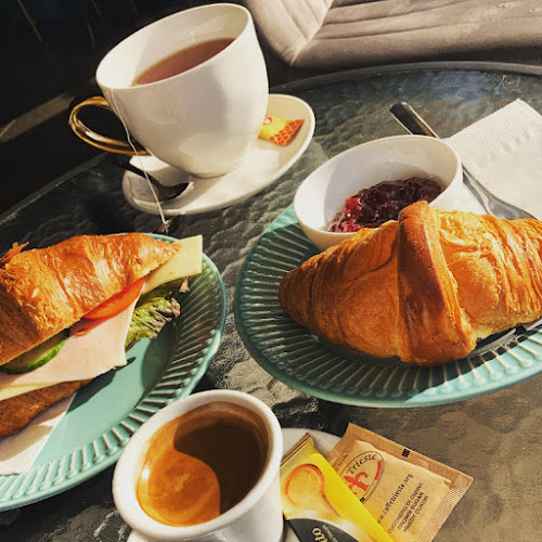 Eleven cafe&lounge bar