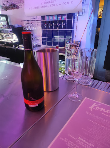 Comentarii opinii despre Manifest