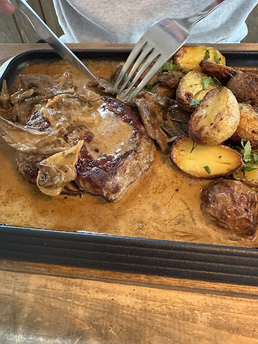 KOLIBA TRI STUDNIČKY u Tomášovcov - Gastronómia a pohostinstvo