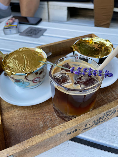 Comentarii opinii despre Cafe Cafe Studio