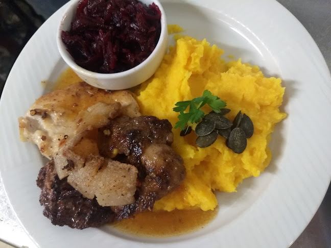 Opinii despre Vozár Restaurant- Classic European Cuísine în Ružinov - Gastronómia a pohostinstvo