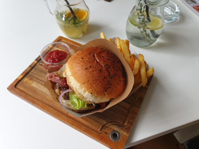 Kýčerského 2965/7a, 811 05 Bratislava