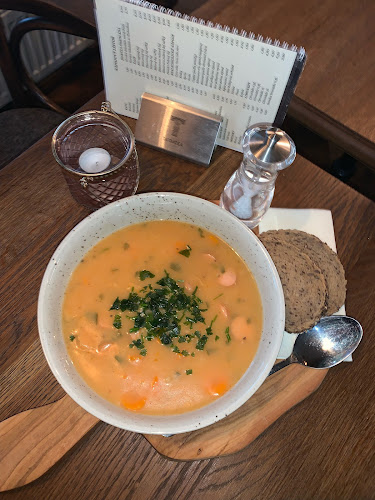 Podzámska 42, 940 02 Nové Zámky